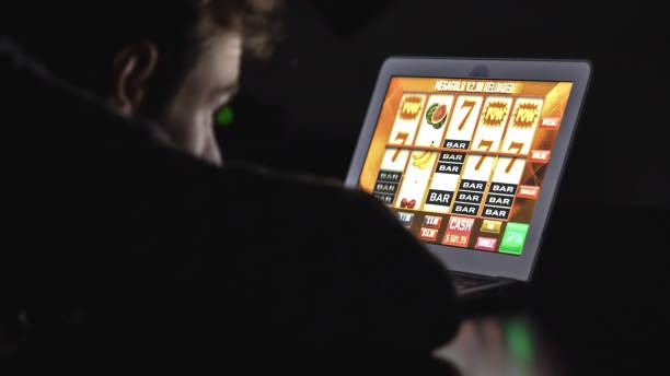Payment method selection screen showing DANA, OVO, GoPay, QRIS, and virtual account options